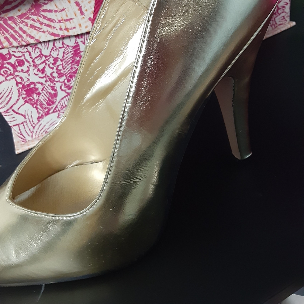 Size 11 gold heels